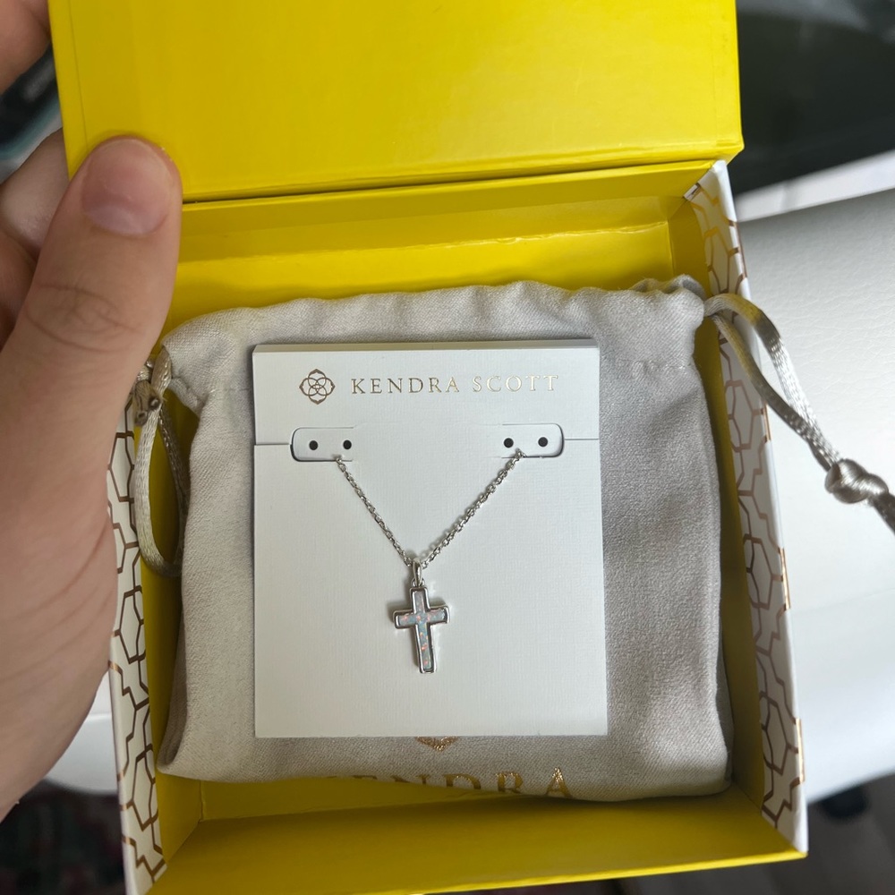 Kendra Scott Necklace